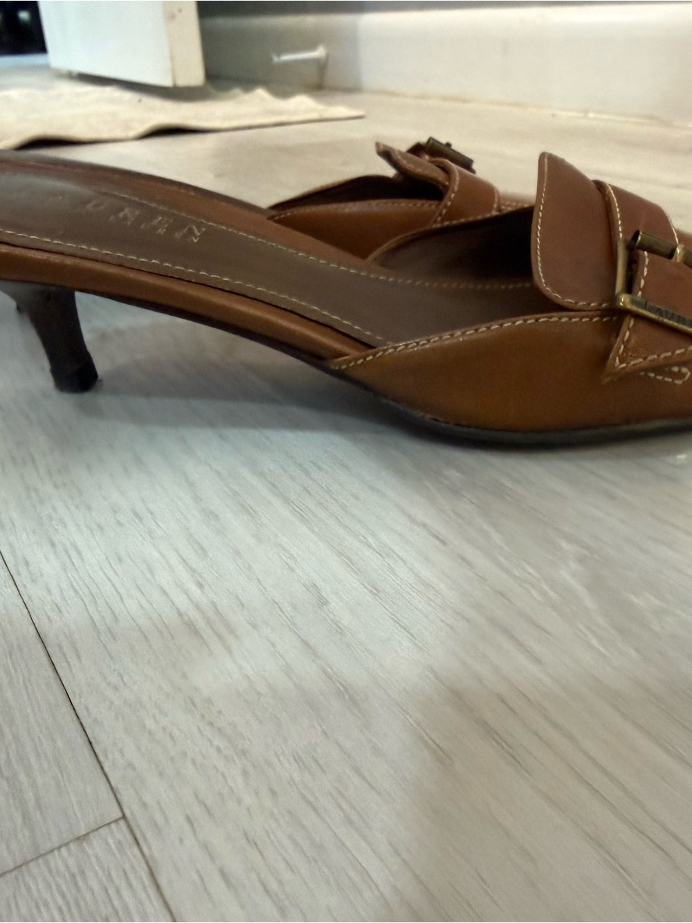 Lauren Ralph Lauren Tan Leather Pointed-Toe Buckle Slide Mules - Picture 5 of 6